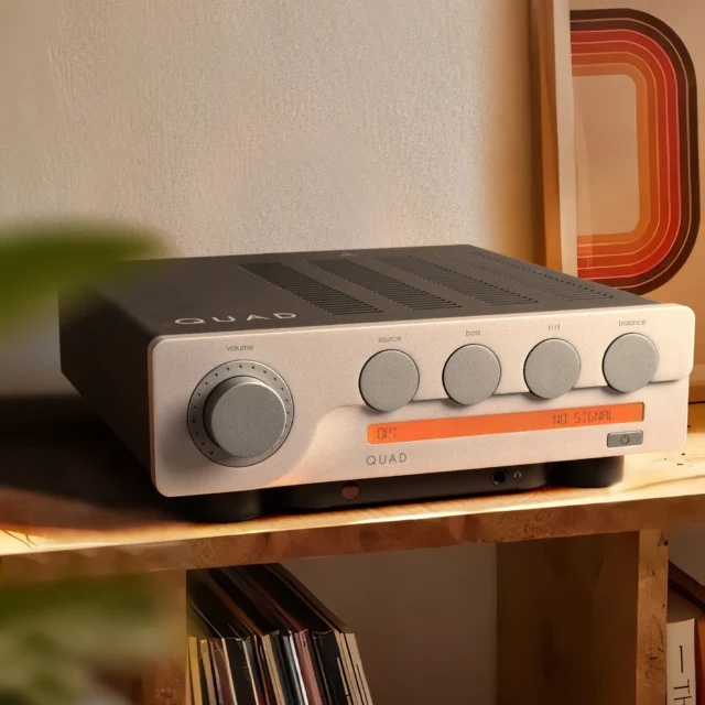 NOUVEAUTÉ 🎵 Le QUAD 3 allie avec brio le design intemporel de la marque et une technologie de pointe, offrant une solution d'amplificateur intégré compacte et complète. 

Produit disponible chez votre revendeur Quad agréé ! 
Plus d'informations sur quad-audio.fr